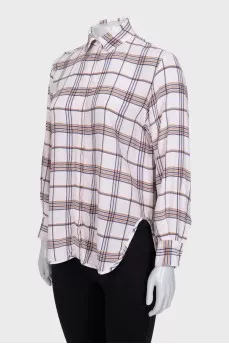 Loose-fitting plaid button-down shirt