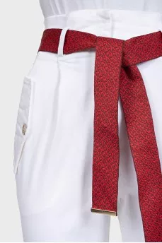 White high-waisted jeans