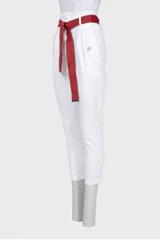 White high-waisted jeans