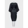 Dress with wide sleeves and a belt
