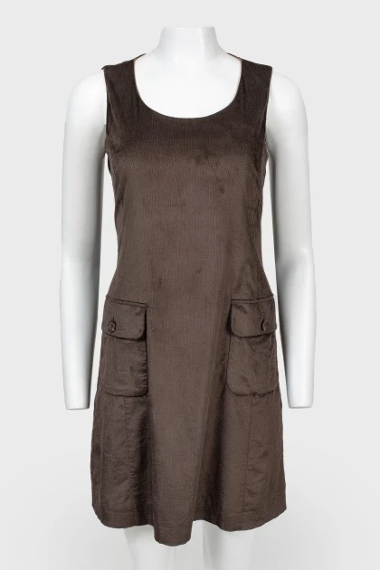 Dress brown with a zipper at the back
