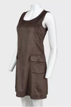 Dress brown with a zipper at the back