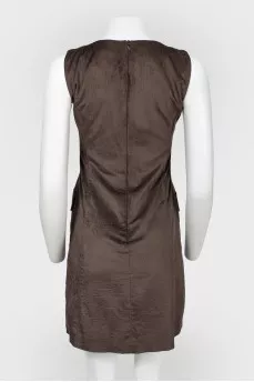 Dress brown with a zipper at the back