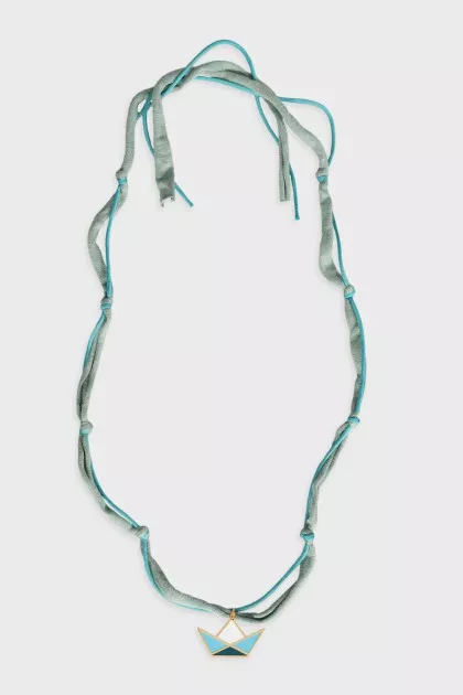 Ship-shaped pendant