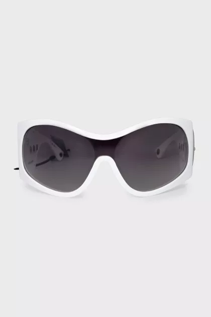 Massive sunglasses mask