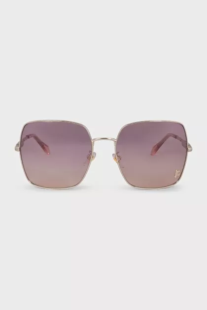 Sunglasses with pink lenses