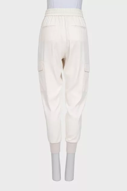 Beige sweatpants with pockets