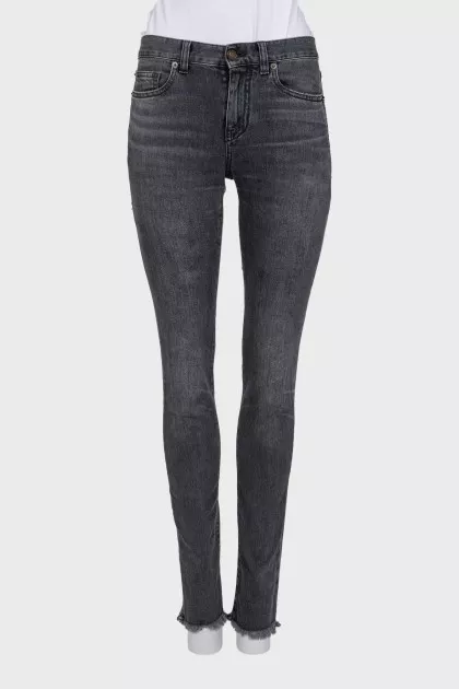 Mid-rise jeans with fringe