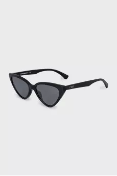 Cat-eye sunglasses with brand logo
