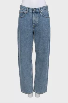 Straight-leg jeans with pockets, mid-rise