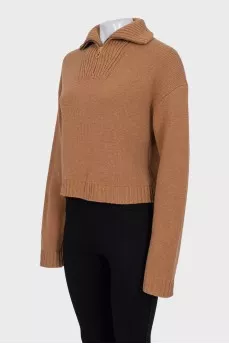 Brown sweater with a zipper