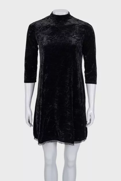 Black velvet straight-cut dress