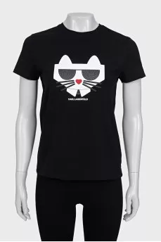 Black fitted T-shirt with a branded print