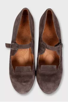 Brown suede round toe shoes