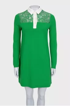 Green dress with a lace collar