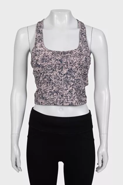 Slim-fit sports bra with tag