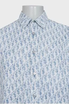 Men's shirt with branded print and tag