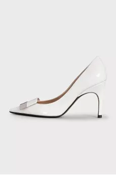 White leather pumps with decoration