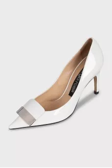 White leather pumps with decoration