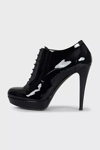 Patent leather lace-up ankle boots with heels
