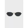 Oval sunglasses with full tint