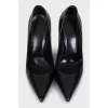 Patent leather black pumps