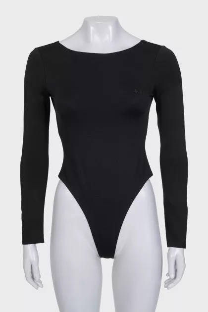 Backless bodysuit with no fastening