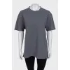 Loose-fitting plain T-shirt