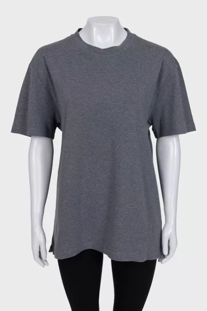 Loose-fitting plain T-shirt
