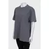 Loose-fitting plain T-shirt