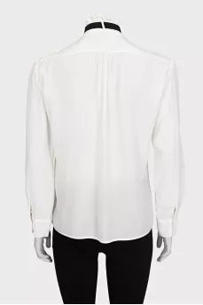 Silk blouse with mother-of-pearl buttons