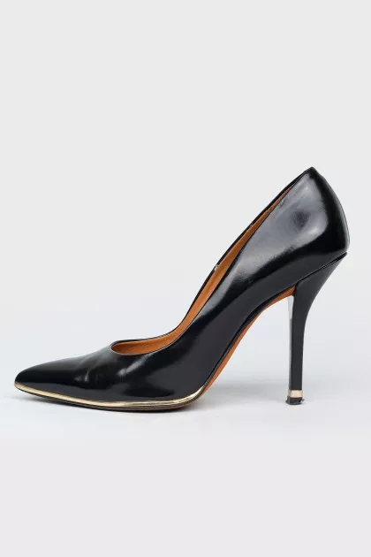 Pointed toecap heels 