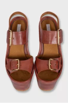 Leather sandals with a chunky sole
