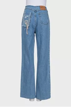 Wide-leg jeans with raw edges