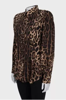Fitted silk blouse with animal print