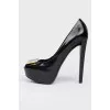 High -heeled shoes with open toe