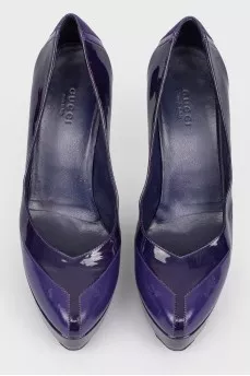 Фиолетовые туфли на шпильке