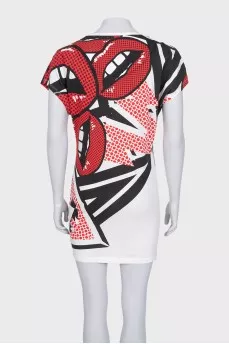 A straight dress decorated with rhinestones in a print