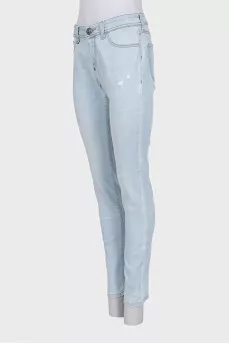 Light blue mid-rise jeans