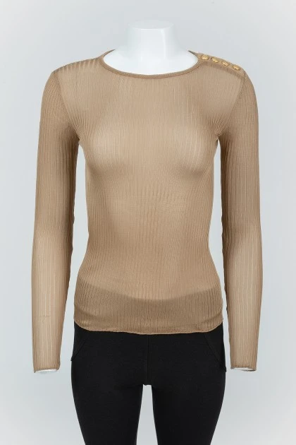 Tight -fitting jumper with buttons