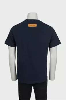 Men's straight-cut T-shirt decorated with embroidery