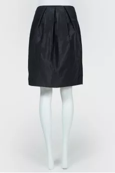 Large pleated graphite skirt