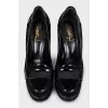Velvet shoes with patent heels