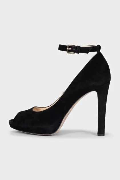 Suede strappy heeled shoes