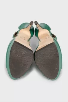 Green patent leather sandals