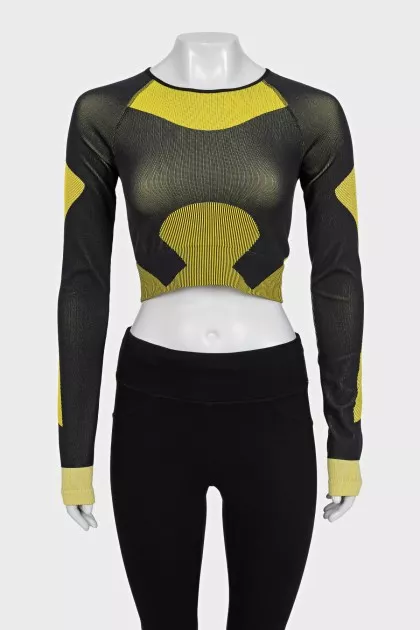 Cropped sports top with long sleeves