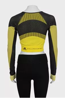 Cropped sports top with long sleeves
