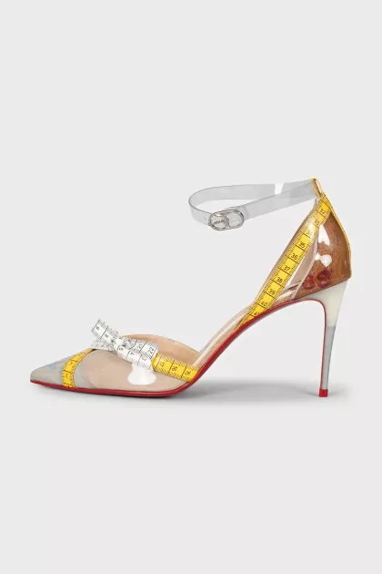 Beige shoes with decor