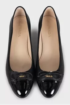 Leather ballet flats with patent toes