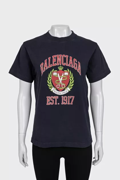Blue straight-cut T-shirt with a print